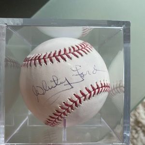 ⚾NY Yankees Autographed Baseball ⚾